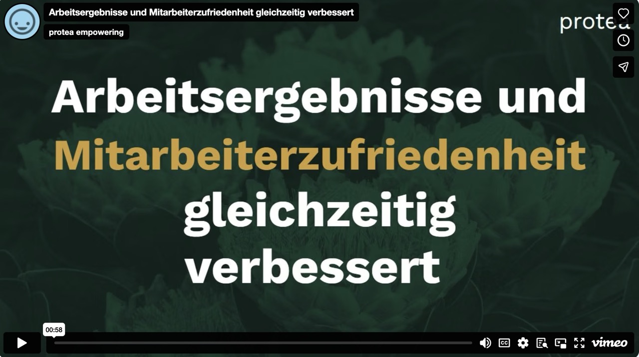 Videotestimonial Thumbnail. Fetter Text auf schlichtem Hintergrund.